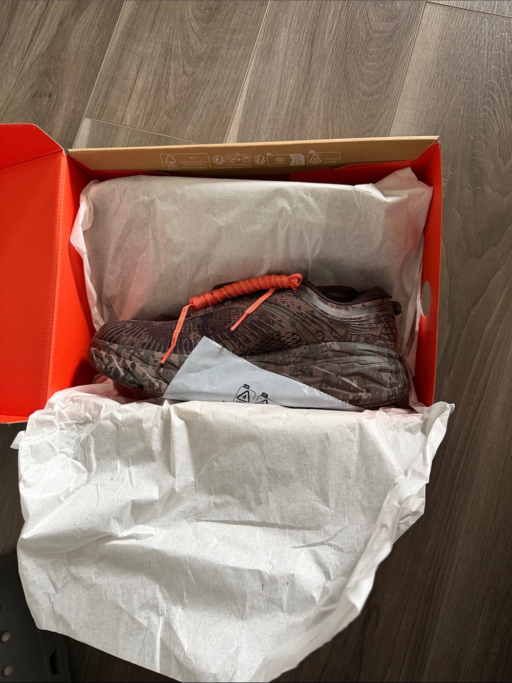 HOKA x BEAMS Bondi 7 Chestnut / Black Bean